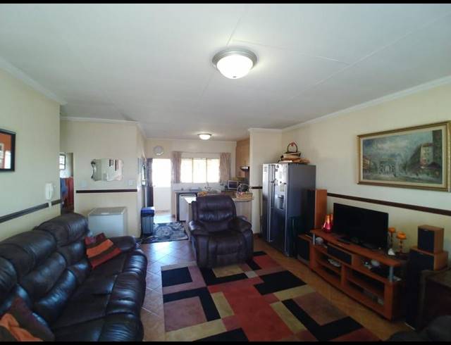 2 BEDROOM TOWNHOUSE FOR SALE IN DALPARK EXT 1